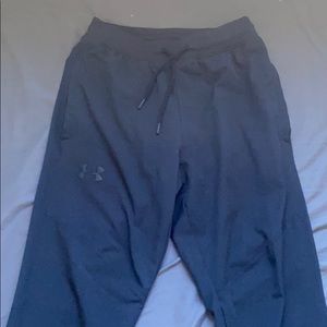 Under Armor stretchy fitted athletic pants